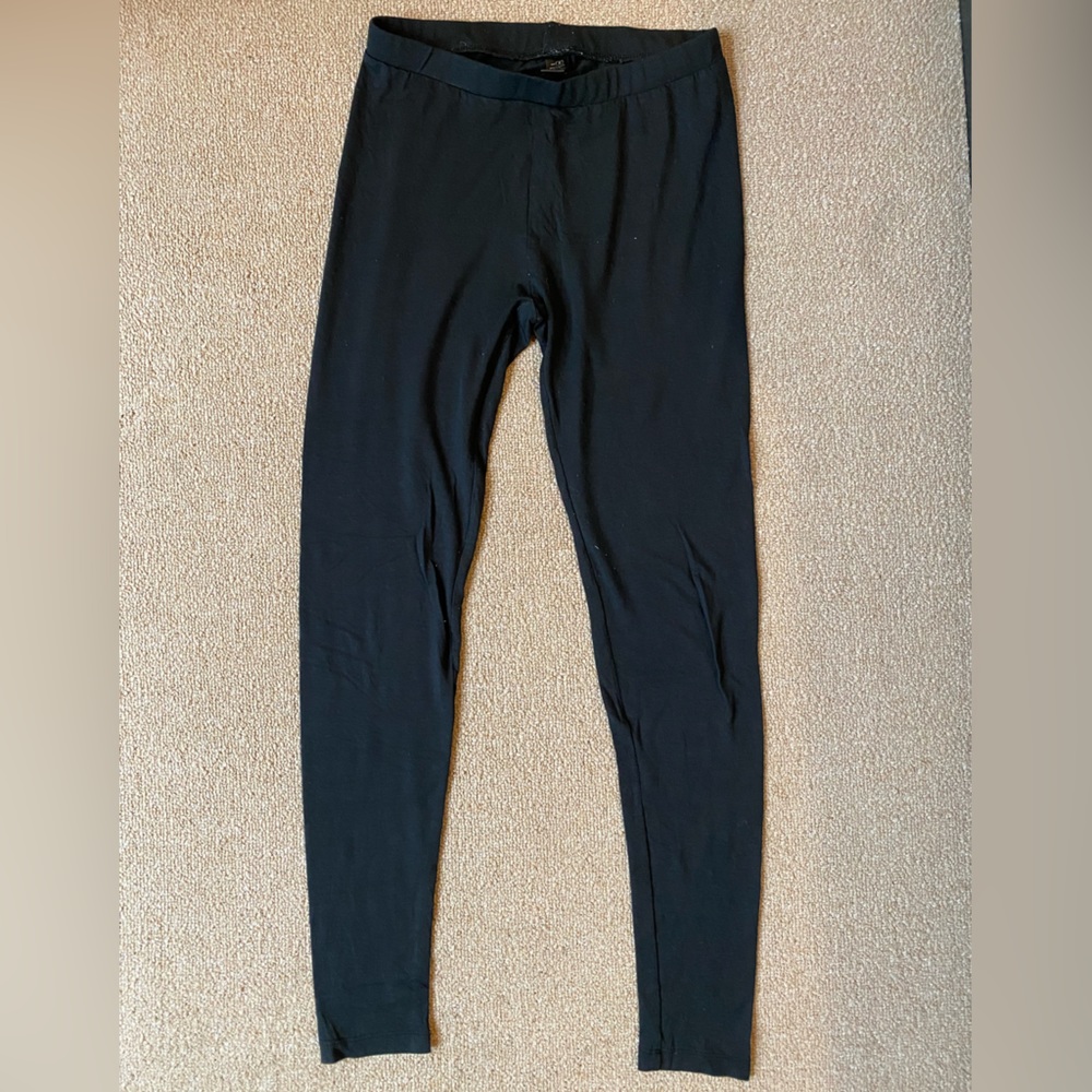 Lightweight baselayer legging.